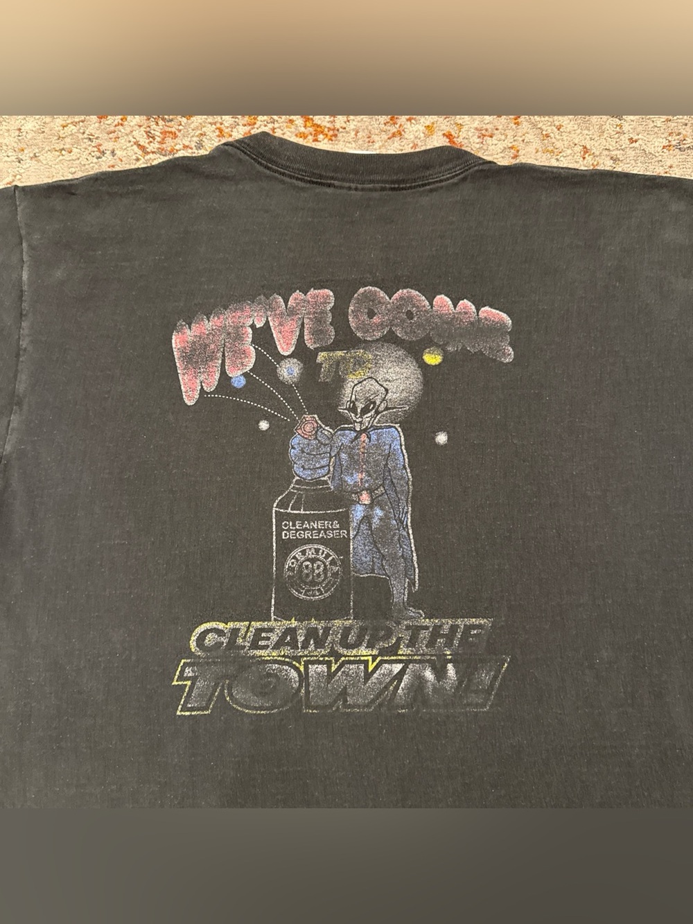 Vintage Alien Graphic Tee XL Fruit of the Loom Heavy Cotton Faded Black Sci-Fi
